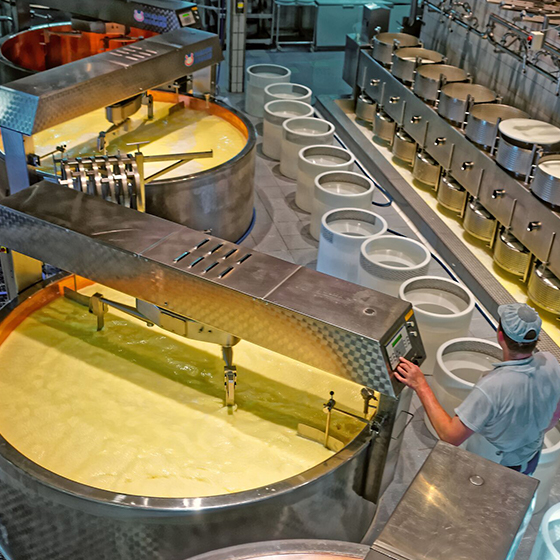  Control batch production in the food and beverage industry with WOP-2070T.